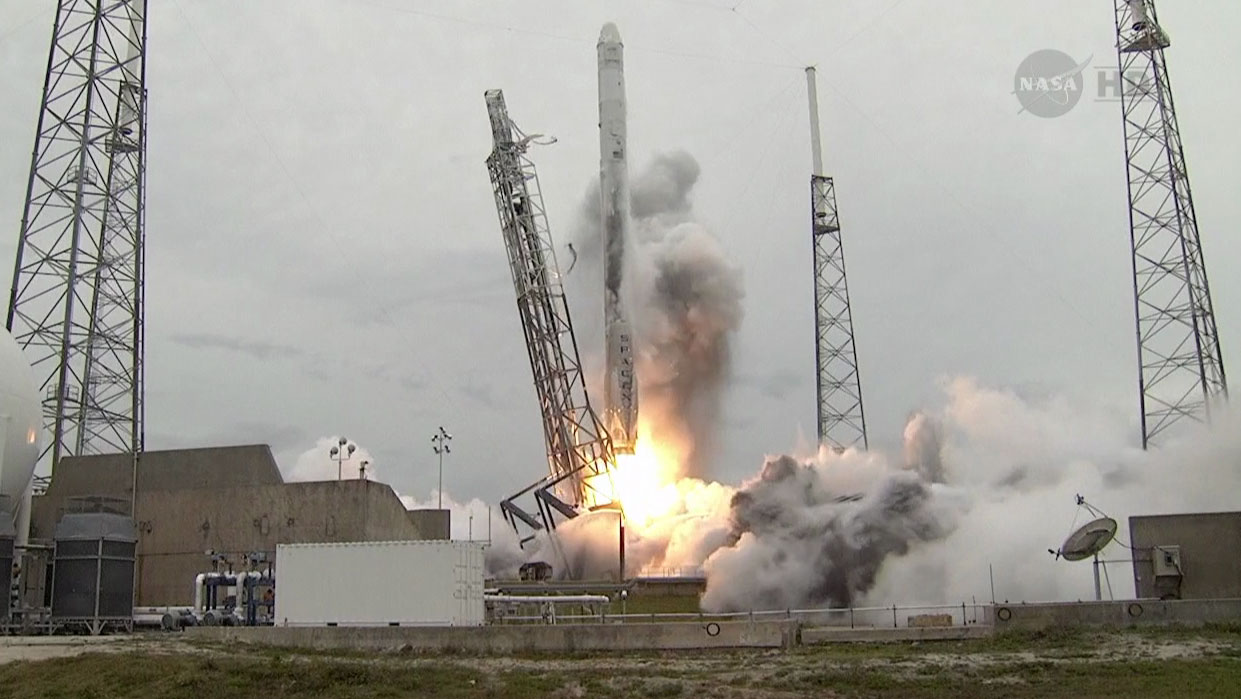Компания SpaceX наконец-то удачно запустила «Dragon»