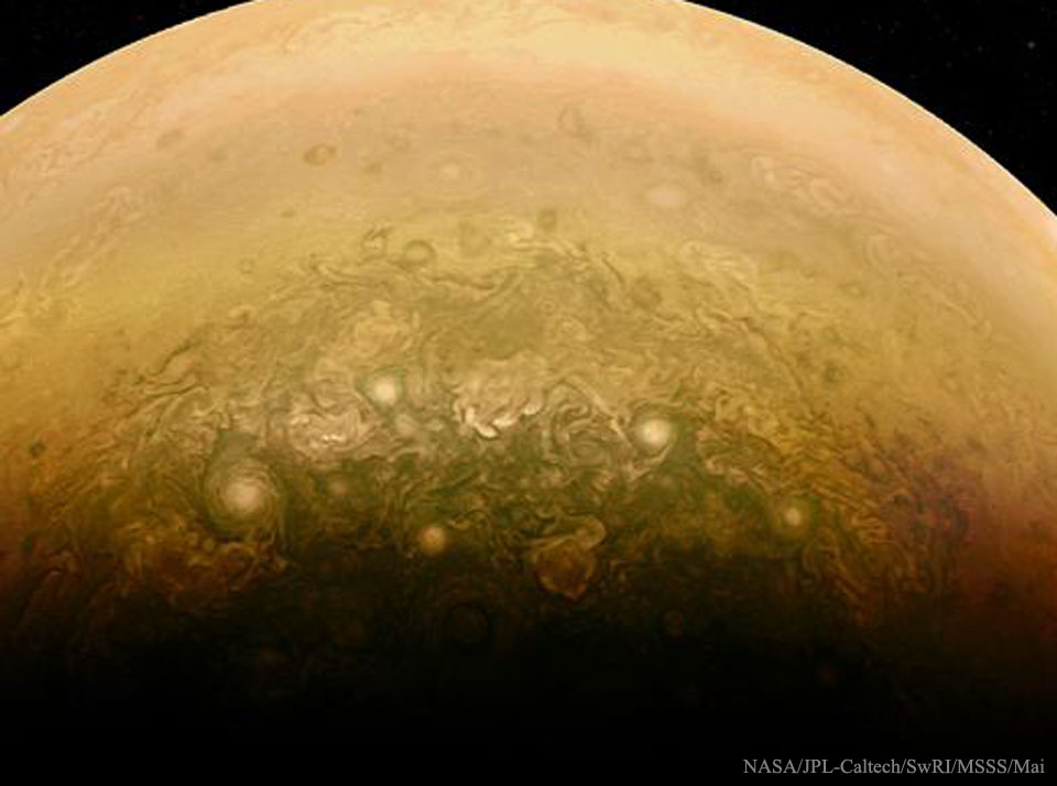 Облака Юпитера крупным планом