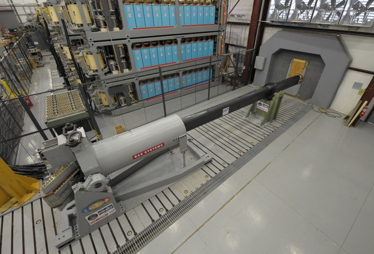 ВМС США готовится испытать прототип рельсотрона