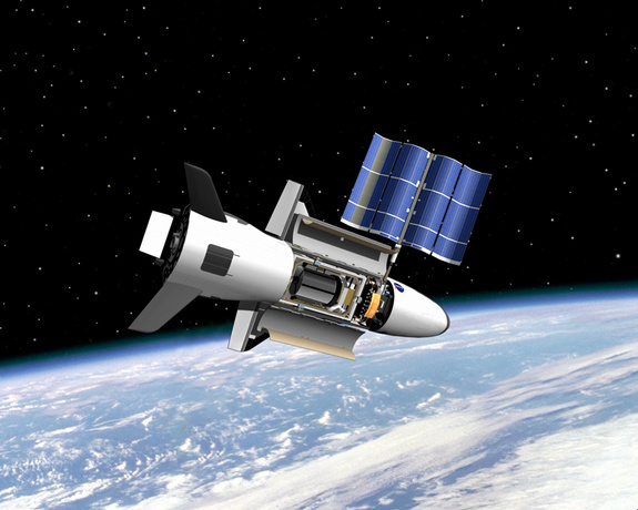 Космический самолет ВВС США X-37B скоро отметит год пребывания на орбите