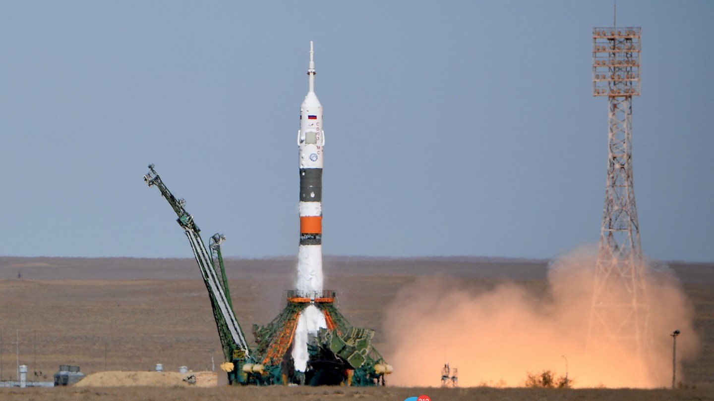 Роскосмос опубликовал новое видео аварии «Союз МС-10»