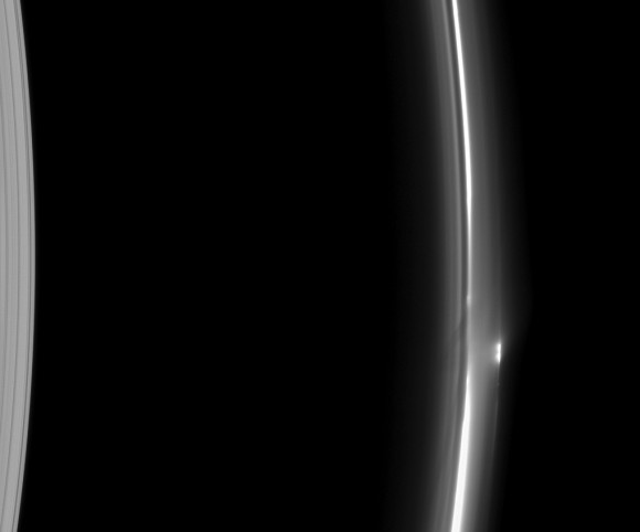 Сатурн и его загадочное кольцо F