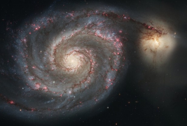 Астрономы изучили шлейф спиральной галактики Водоворот