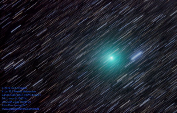 Необычное явление – две кометы на ночном небе