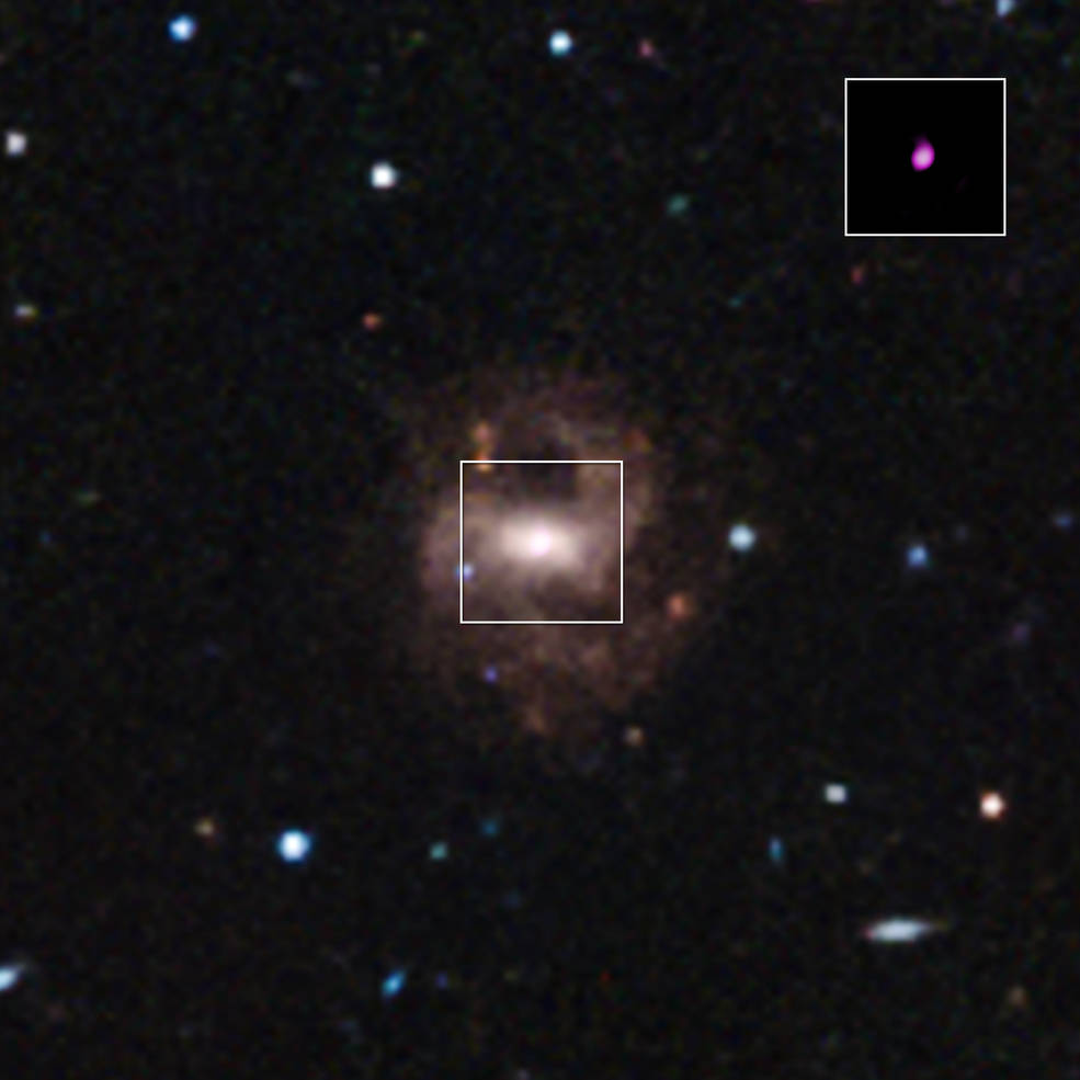 Обнаружена самая маленькая черная дыра (50 тыс. Солнц)