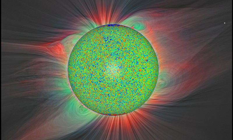 Трио исследователей объяснило излишнее тепло в короне Солнца