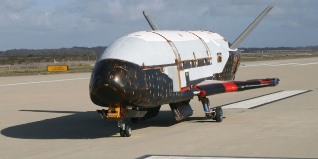 Американский космолет X-37B выполняет пятую миссию 