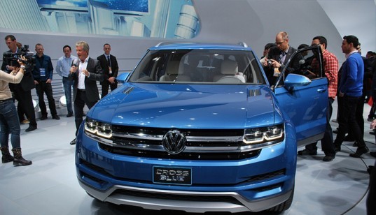 В Детройте публику удивил Volkswagen Cross Blue