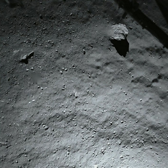 Фото от "Филы", сделанное за 40 метров до приземления на комете