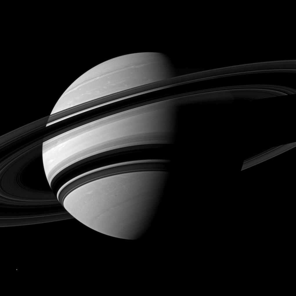 NASA демонстрирует фото колец Сатурна