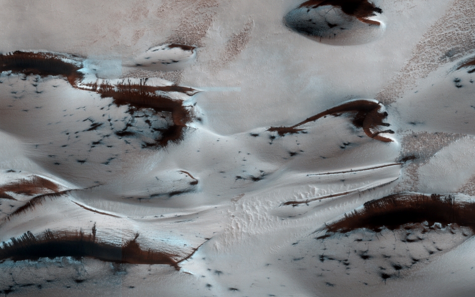 Как выглядят марсианские дюны весной?