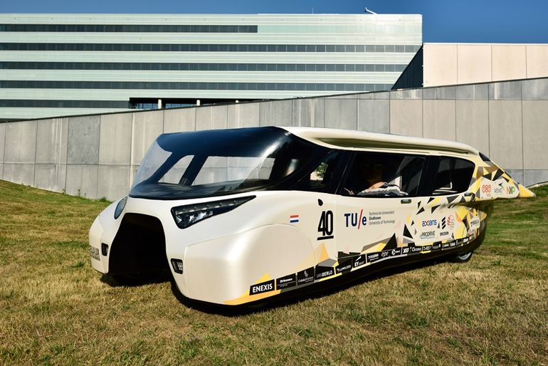 Студенты создали семейный автомобиль на солнечных батареях