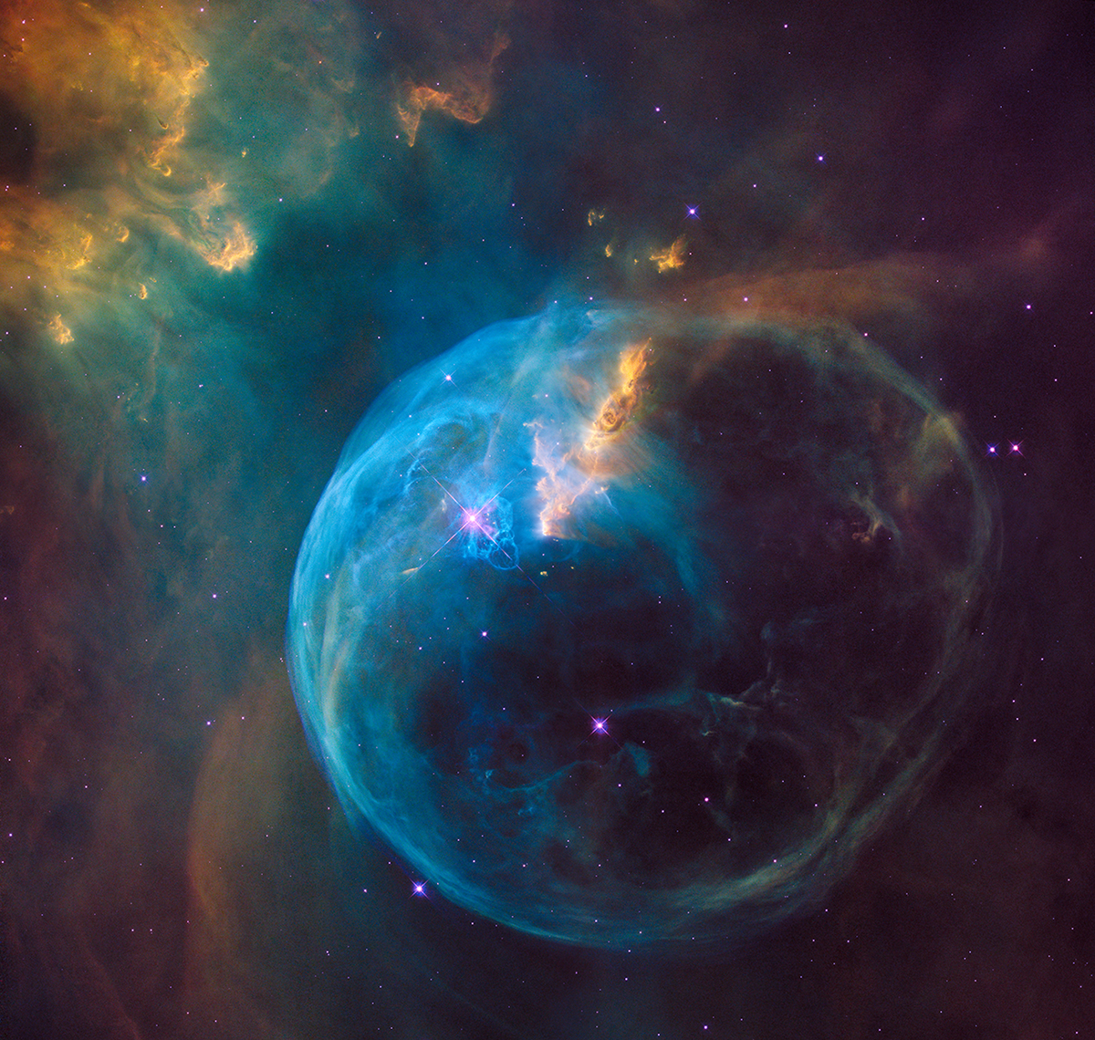 "Хаббл" делает обзор туманности Пузырь