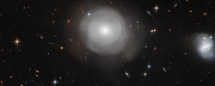 Фото галактики ESO 381-12 от Хаббла