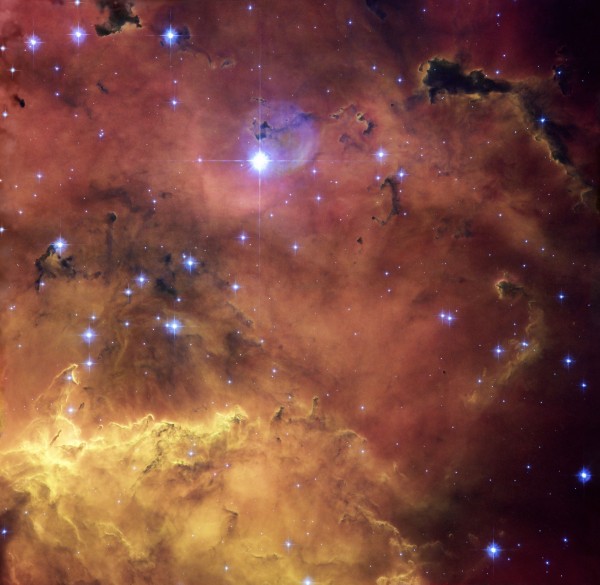 Кадр Дня: рассеянное скопление с эмиссионной туманностью NGC 2467 