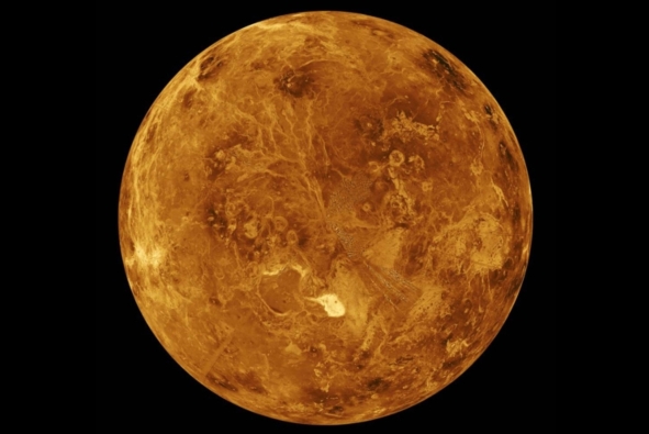 Облака с водяным паром на Венере