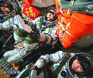 Китайские космонавты вошли в свой первый орбитальный модуль