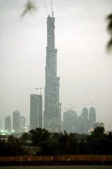 Burj Dubai стал самым высоким зданием в мире