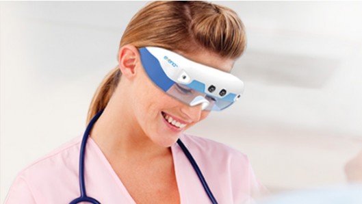Очки Eyes-On позволяют медсестрам видеть вены пациентов сквозь кожу