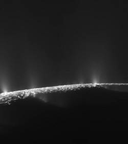Соленый океан на Энцеладе все-таки существует