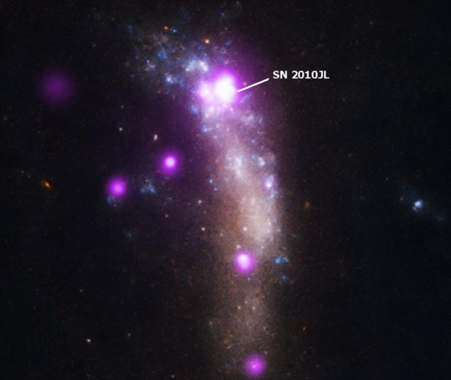 Чандра наблюдала за ударной волной сверхновой звезды