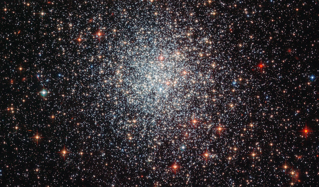 Хаббл сфотографировал звездное скопление NGC 1783