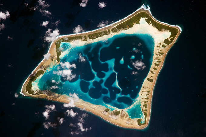 Вид на острова с космоса