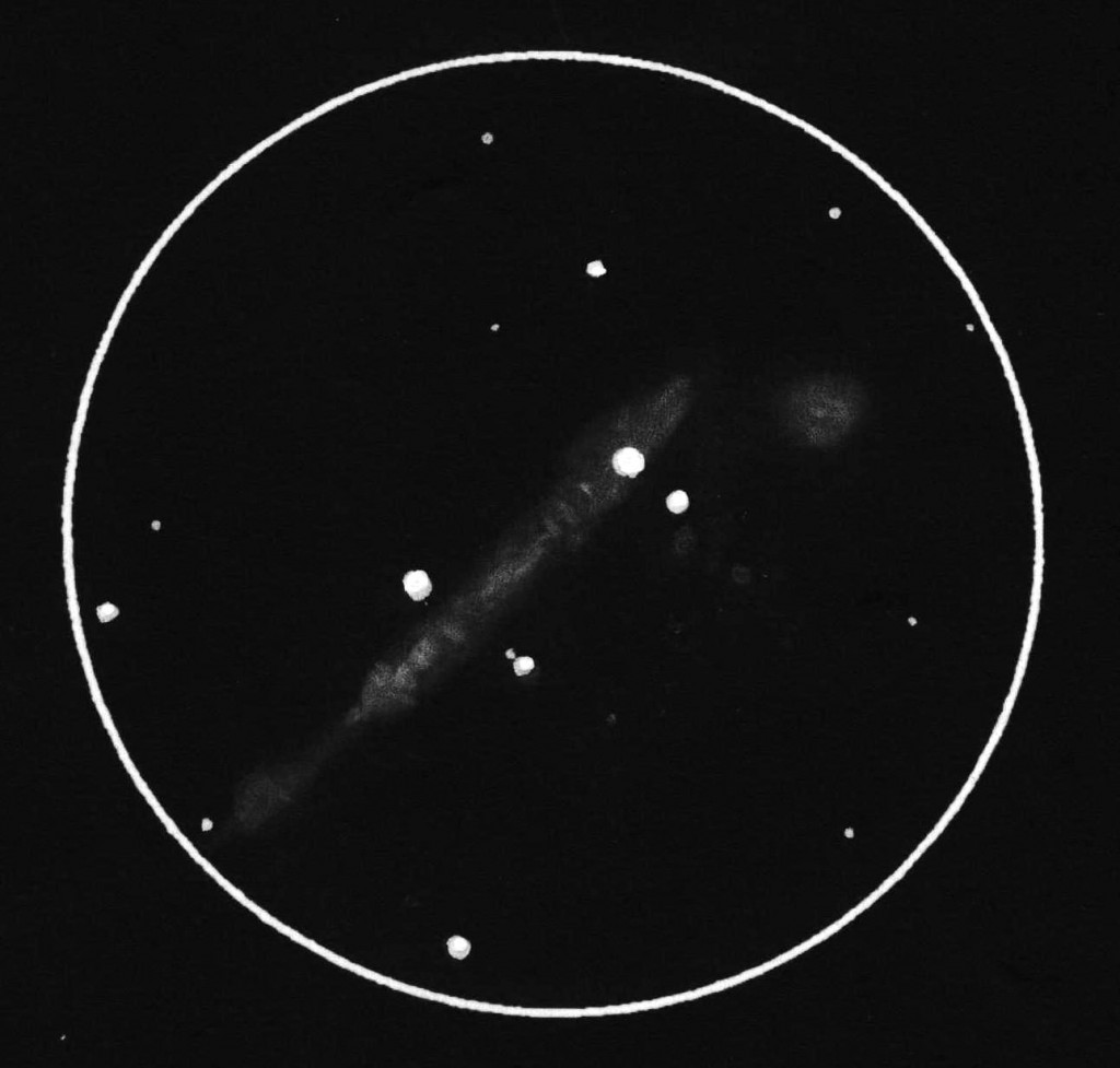 Пекулярная галактика Arp 206 со своими присоединяемыми объектами