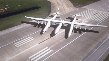 Новый самолет Stratolaunch – самый крупный из когда-либо построенных