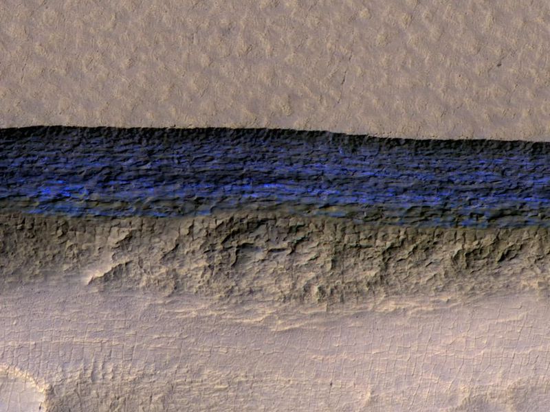Ледяные утесы на Марсе будут детально исследованы