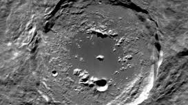 Самый большой кратер Луны содержит подсказки о ранней лунной мантии