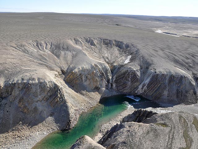 25-километровый метеоритный кратер обнаружен в Арктике