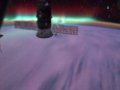 Потрясающее фото: МКС пролетает через полярное сияние