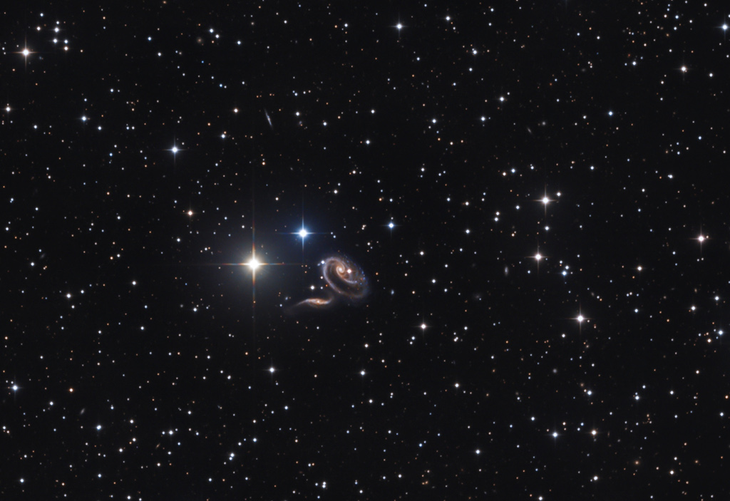 Пекулярные галактики Arp 273
