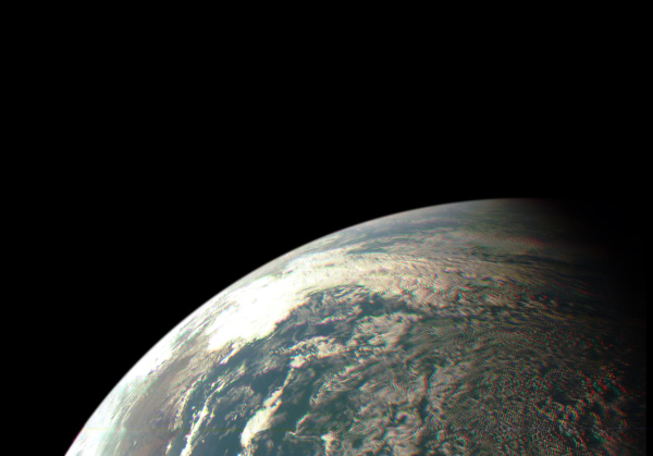 Еще одна фотография Земли с аппарата "Юнона"