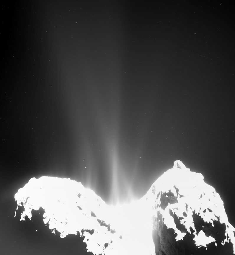 Ученые насчитали 20 джетов на шее кометы 67Р