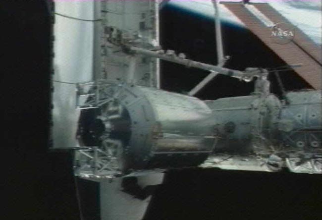 Астронавты открывают на МКС новую лабораторию Колумб