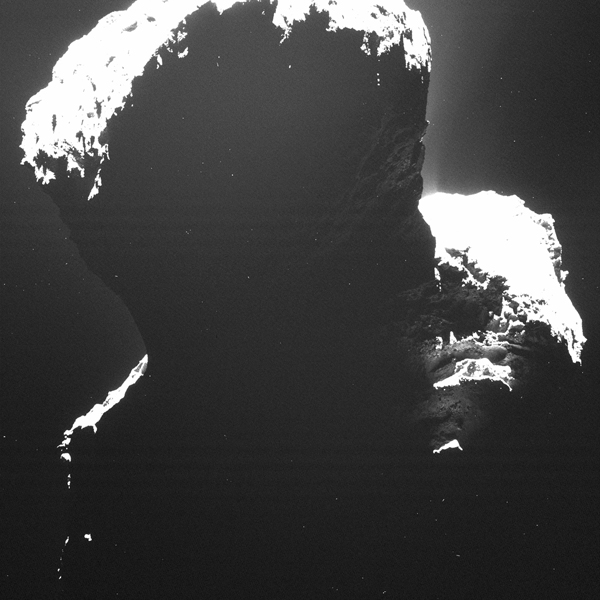 Сфотографирована темная сторона кометы