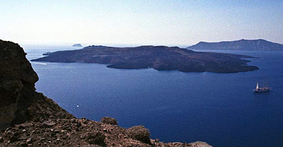 Вулкан одного из красивейших островов Греции просыпается?