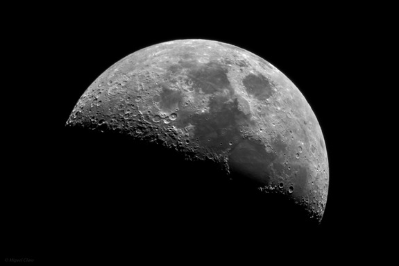 Кадр дня: Первая четверть Луны