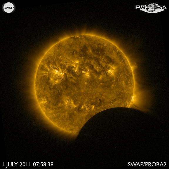 Частичное солнечное затмение 1 июля заснято спутником Proba-2 