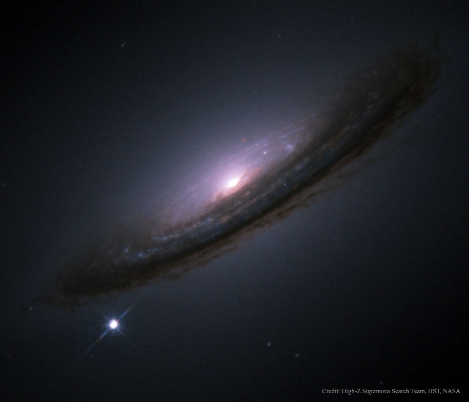 Кадр Дня: сверхновая и галактический диск