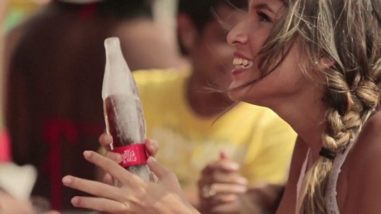 Coca-Cola выпустила бутылки, которые тают