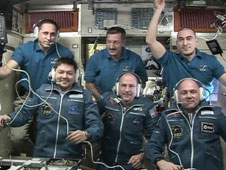 На борту МКС работают 6 человек
