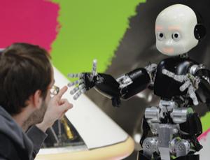 Роботы учатся жестам у людей
