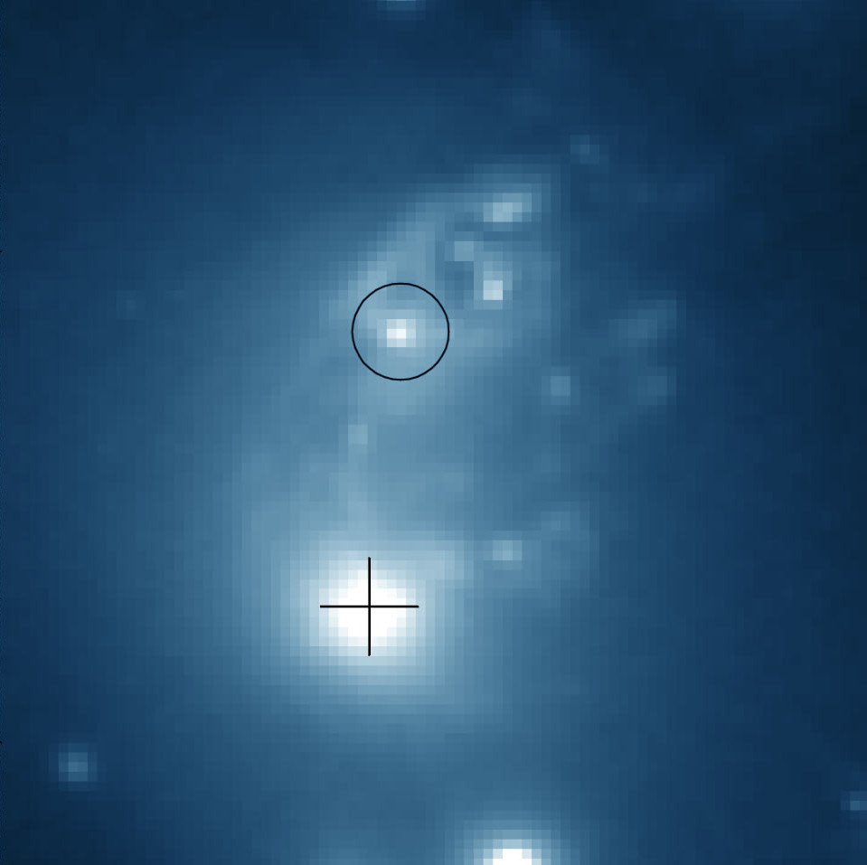 Останки миниатюрной галактики засняты Хабблом