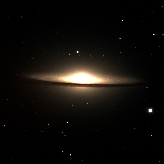 Галактика Сомбреро: скрытый двойник в шляпе