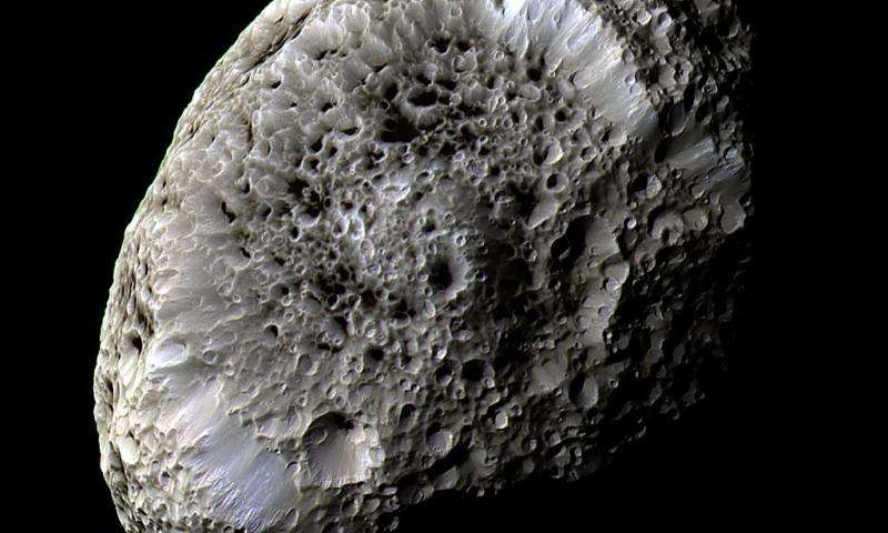 Представлено детальное изображение спутника Сатурна