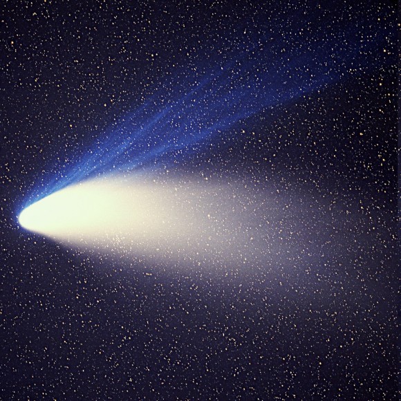 Удивительная комета и сверхплотный лёд