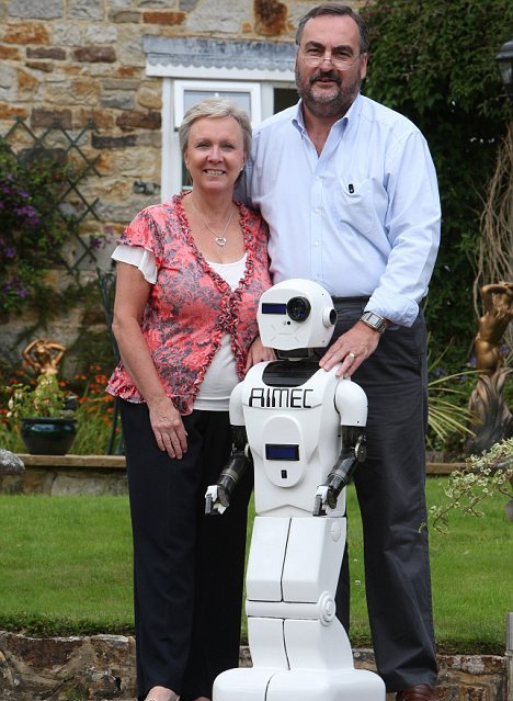 Бездетная пара разработала робота-ребенка
